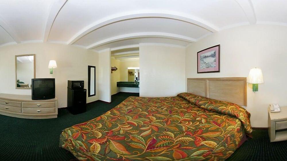 Rodeway Inn Nashville Airport Екстериор снимка